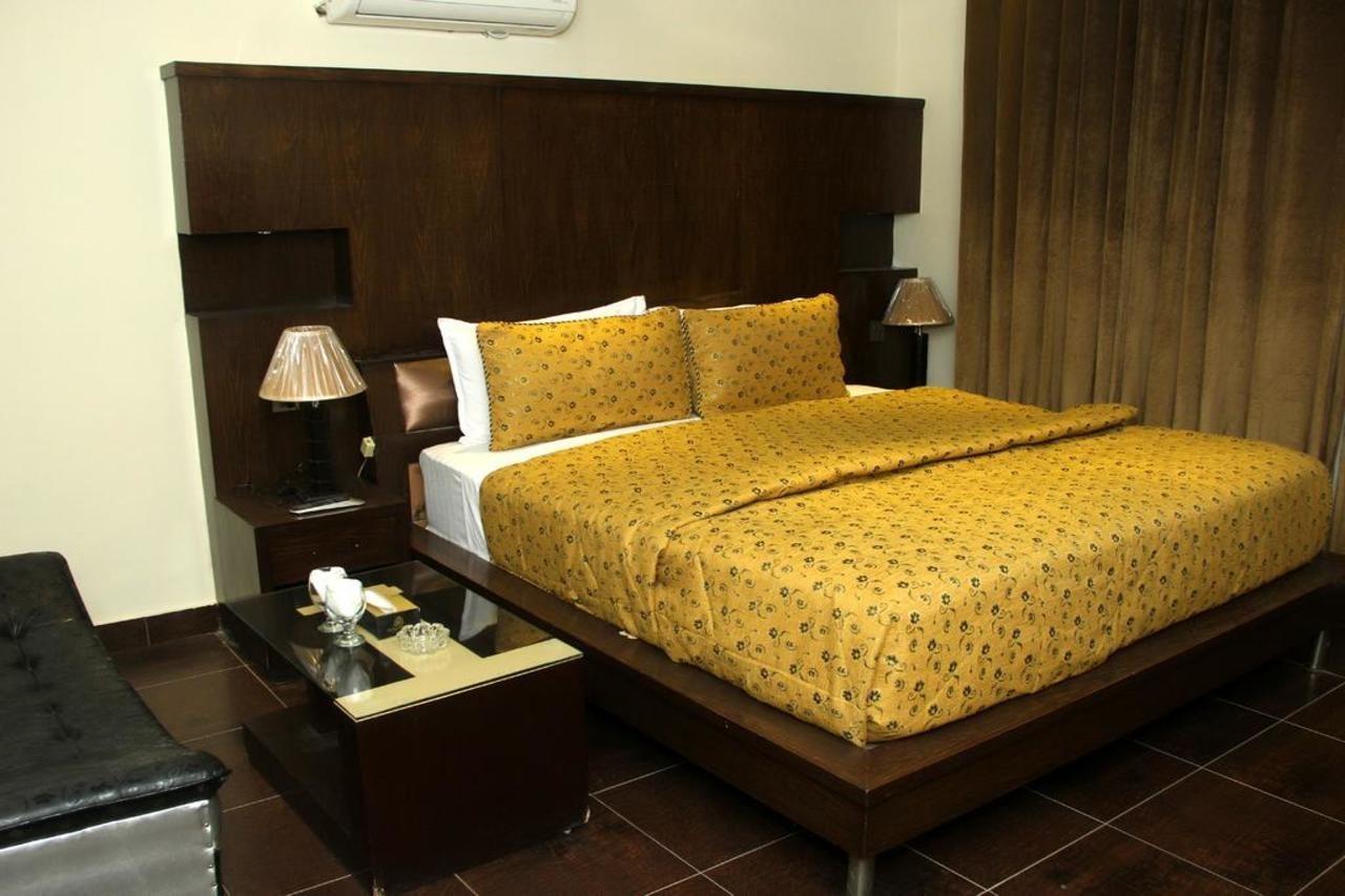 Bling Hotel International Multan Ngoại thất bức ảnh