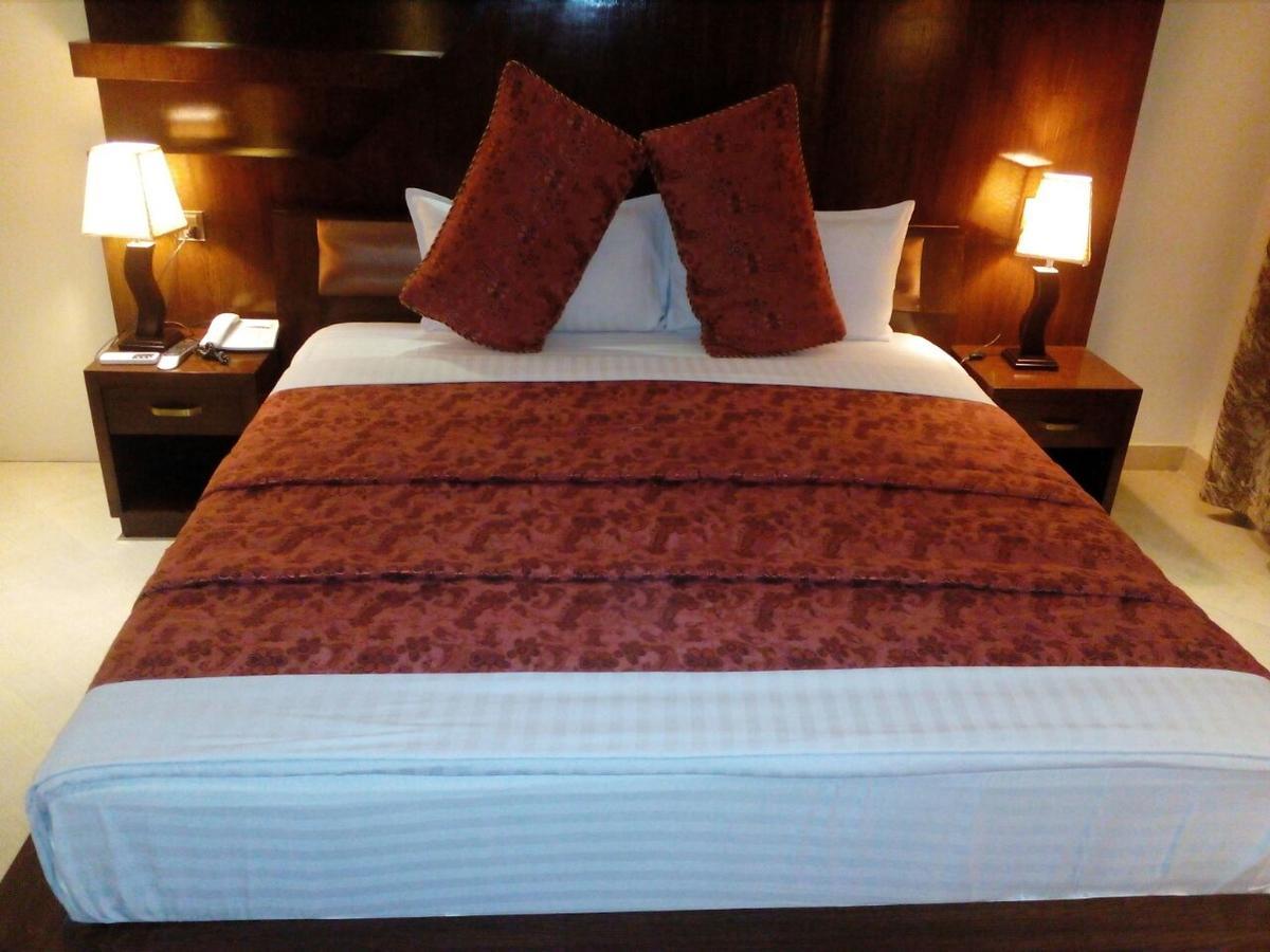 Bling Hotel International Multan Ngoại thất bức ảnh