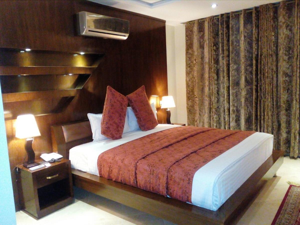 Bling Hotel International Multan Ngoại thất bức ảnh