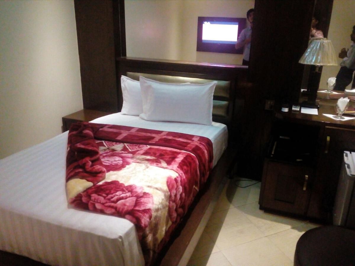 Bling Hotel International Multan Ngoại thất bức ảnh