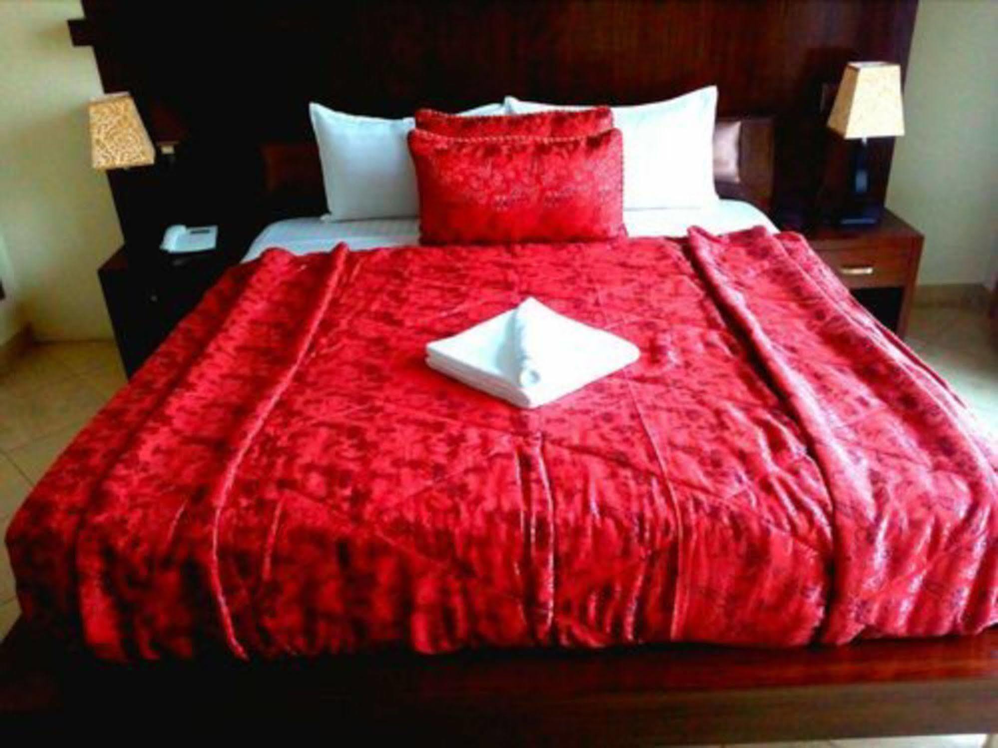 Bling Hotel International Multan Ngoại thất bức ảnh